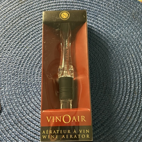 Cork Pops VinOair Aerator - Picture 3 of 6